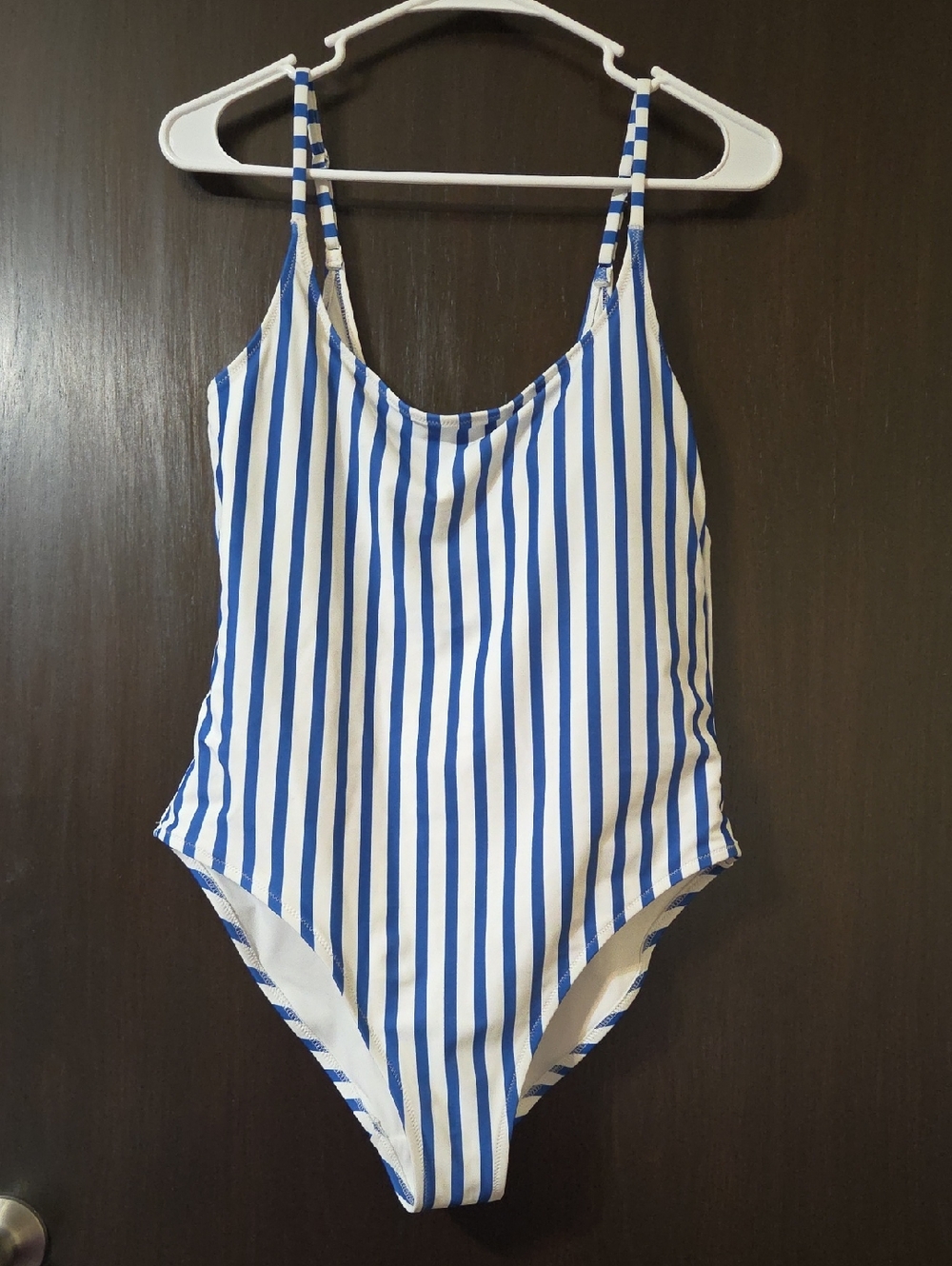 no name brand ladies swimsuit white with blue stripes size large